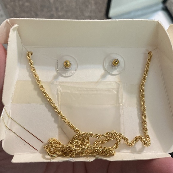 Roman Matching Earrings Necklace Set - Picture 5 of 5